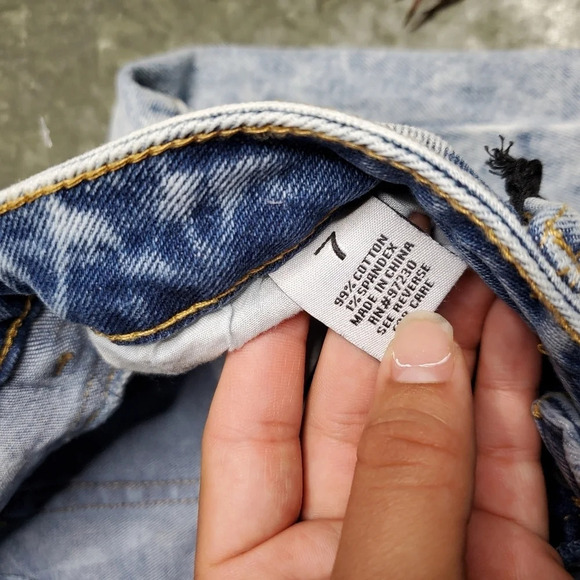 Almost Famous Vintage Mom Jeans - Picture 6 of 7